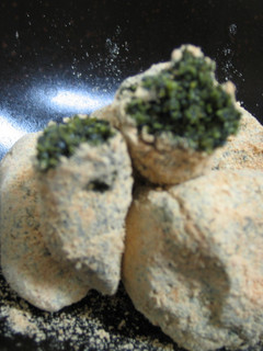 黒蜜で♪黒ゴマきな粉あめ!大麦若葉入り♪-レシピのメイン写真