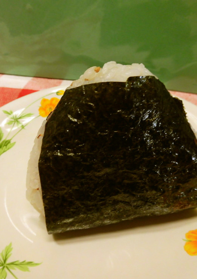 寿司飯のおにぎり♪(かんぴょう・わさび)-レシピのメイン写真
