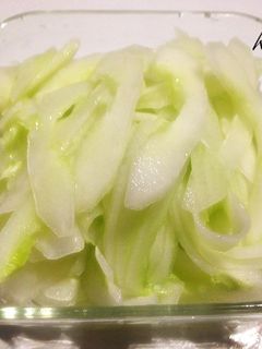巨大きゅうり簡単さっぱりサラダダイエット-レシピのメイン写真
