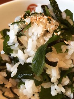 めっちゃ簡単!ワカメと塩昆布のまぜご飯-レシピのメイン写真