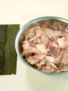 【だしの取り方】かつおと昆布の一番だし-レシピのメイン写真
