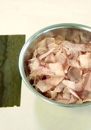 【だしの取り方】かつおと昆布の一番だし-レシピのメイン写真