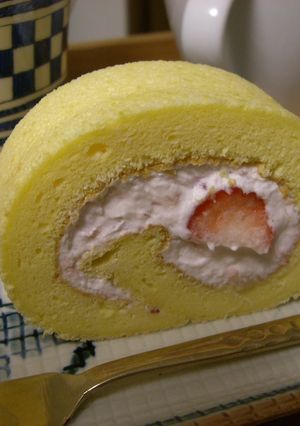 イチゴ×イチゴのスフレロールケーキ-レシピのメイン写真