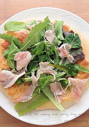 生ハムとベビーリーフのチーズピザ-レシピのメイン写真