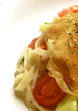 コンソメジュレで食べる冷製パスタ-レシピのメイン写真