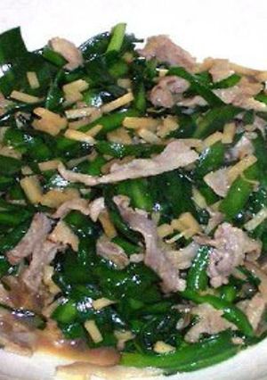 韮菜炒肉絲｜豚バラ肉と韮の唐辛子油炒め-レシピのメイン写真