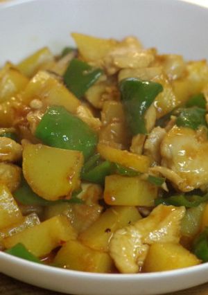醤爆鶏丁｜鶏肉とじゃが芋の甘辛炒め-レシピのメイン写真