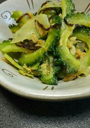 ツナとゴーヤの塩昆布炒め-レシピのメイン写真