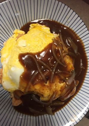 ビーフシチューの素でオムライス-レシピのメイン写真