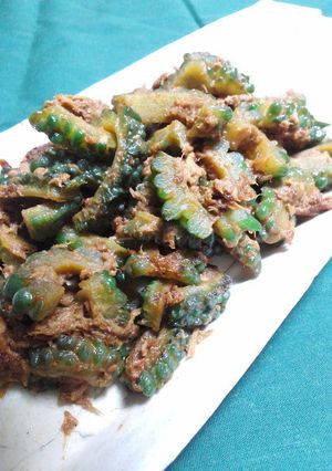 お酒がすすむ!?ゴーヤとツナの赤味噌炒め-レシピのメイン写真