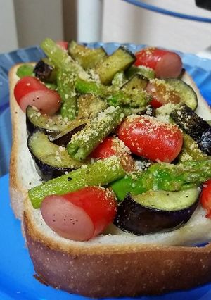 お盆明け!夏野菜のチーズカレートースト!-レシピのメイン写真