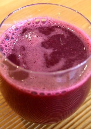 ザクロと野菜のコールドプレスジュース-レシピのメイン写真