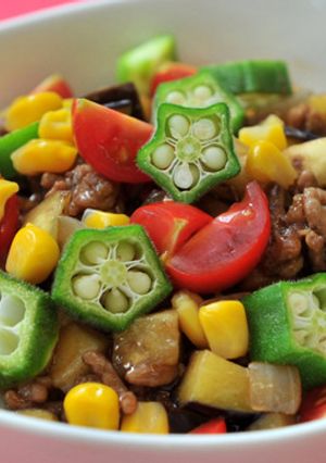 彩りきれい!夏野菜のソース丼-レシピのメイン写真