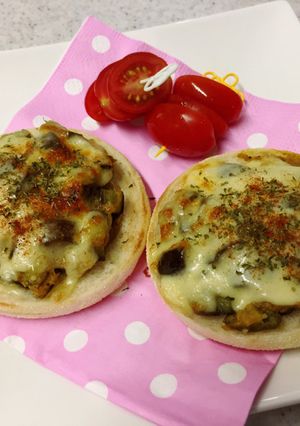 ツナとナスのカレー炒めチーズ焼きマフィン-レシピのメイン写真