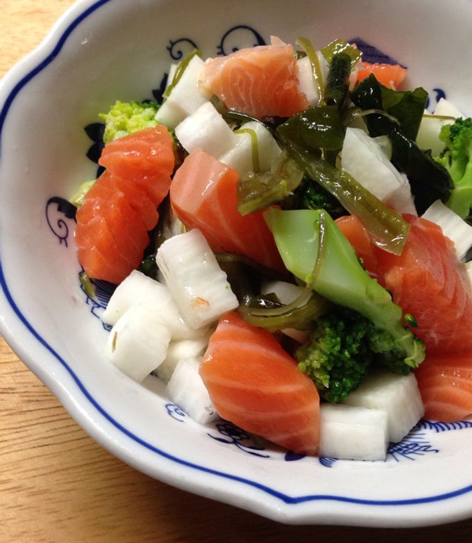 サーモンページ② サーモンと大根山芋のザクザクサラダ by ひやしたぬき 【クックパッド
