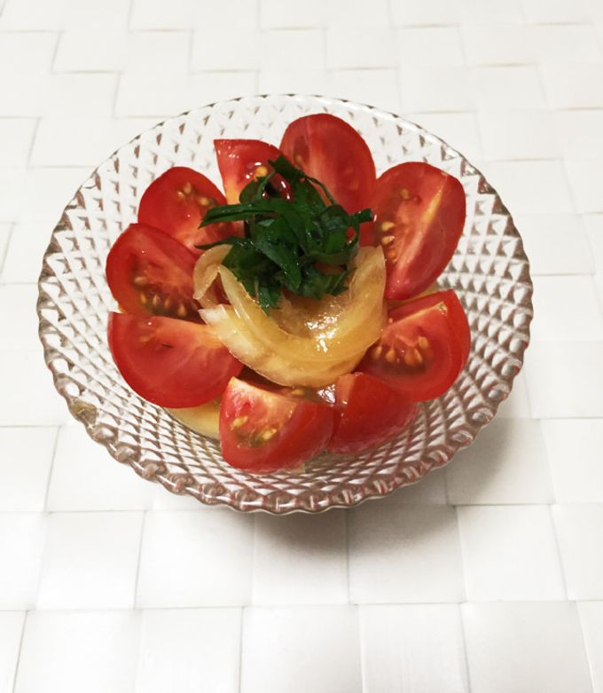 トマトとサラダ トマトのサラダ今年もスタートです。 そして Kutta（クッタ）の表紙に