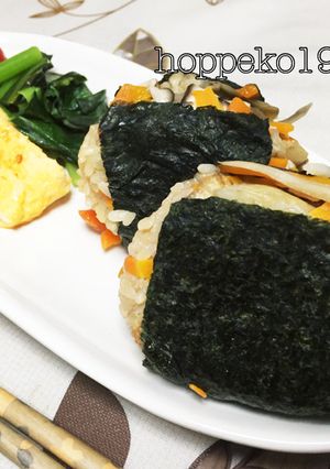 朝ごはんにピッタリ☆炊き込みおにぎり-レシピのメイン写真