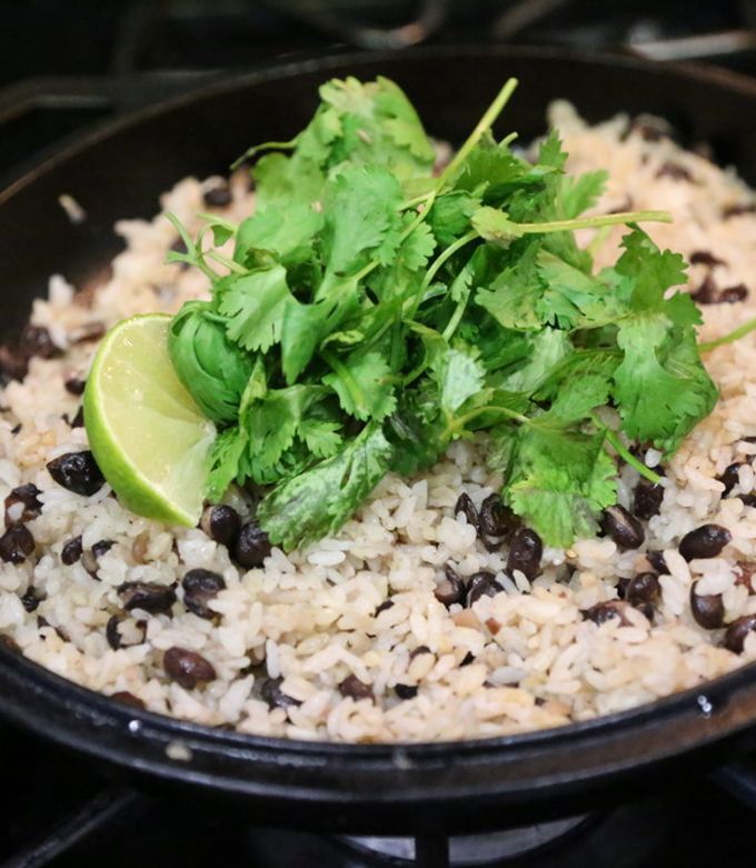 絶品パクチーと黒豆のメキシカンライス-レシピのメイン写真