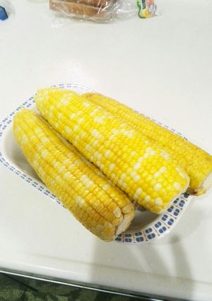 皮ごとレンチン♪楽々とうもろこしのゆで方-レシピのメイン写真