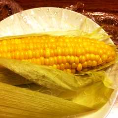 รูปของ レンジで3分♪風味抜群！とうもろこし
