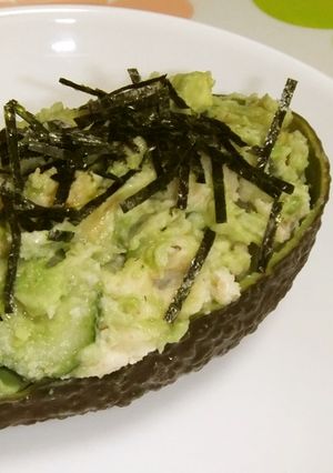 たらもサラダ in アボカドココット-レシピのメイン写真