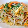 野菜とアミエビのパッタイ