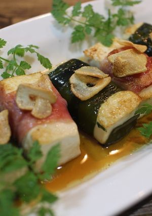 お豆腐のベーコンとワカメ巻きにんにく風味-レシピのメイン写真