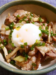 簡単!めんつゆで味付け♪豚バラどんぶり-レシピのメイン写真
