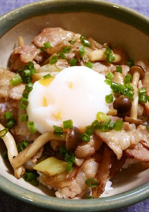 簡単!めんつゆで味付け♪豚バラどんぶり-レシピのメイン写真