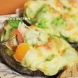アボカドココットでサラダグラタン