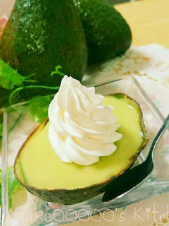 とろける食感♪まるごとアボカドプリン-レシピのメイン写真