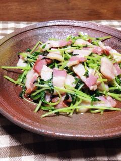 弁当にも簡単豆苗とベーコンのコンソメ炒め-レシピのメイン写真
