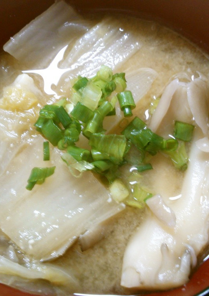 簡単！和食♪白菜 玉ねぎ 舞茸のお味噌汁-レシピのメイン写真