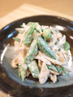 おくらと鶏肉の梅ごまマヨ和え-レシピのメイン写真