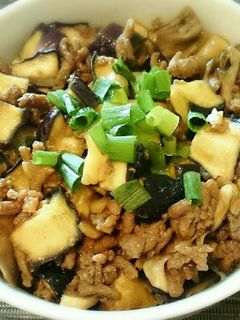 ナスと舞茸のそぼろ丼-レシピのメイン写真
