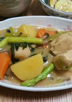胡麻の風味でほっこり☆鶏肉と野菜の胡麻煮-レシピのメイン写真