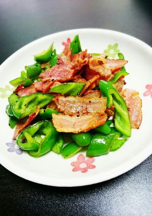 あまとうがらしとﾍﾞｰｺﾝの醤油炒め-レシピのメイン写真