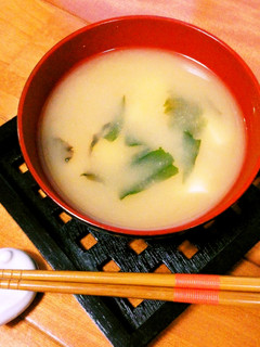 レンジで簡単即席味噌汁☆お豆腐とわかめ。-レシピのメイン写真