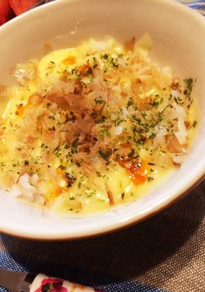 【ズボラ飯】ピリ辛とろーりチーズご飯-レシピのメイン写真