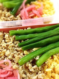鶏そぼろと炒り卵のごはん-レシピのメイン写真