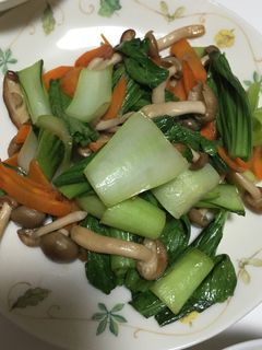 たっぷりキノコの青菜炒め-レシピのメイン写真