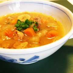 รูปของ 鶏肉・トマト入り具だくさん野菜スープ