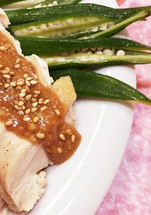 やわらか鶏ムネ肉の胡麻マヨソースがけ-レシピのメイン写真