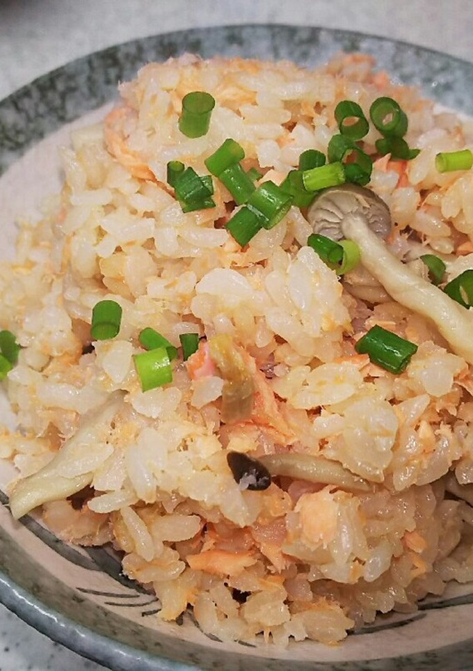 炊飯器で簡単★鮭の炊き込みご飯-レシピのメイン写真