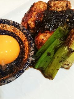 赤味噌 つくね 卵黄付け ふわふわ-レシピのメイン写真
