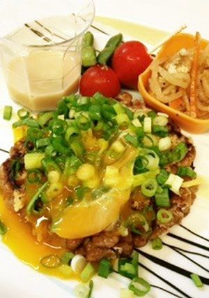 納豆でハンバーグ☆卵黄とチーズでコク旨〜-レシピのメイン写真