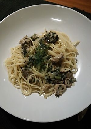 大人の塩味☆牡蠣と春菊のパスタ-レシピのメイン写真
