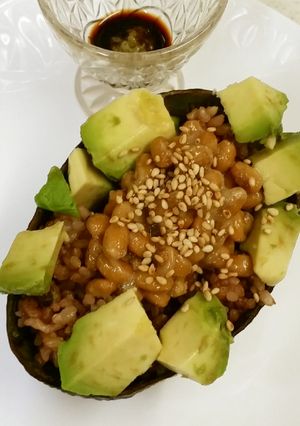アボカドココットで一人ランチまかない丼-レシピのメイン写真
