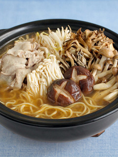 みそ味を使って きのこ鍋煮込みラーメン-レシピのメイン写真