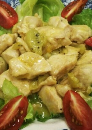 鶏胸肉のオレンジ、キーウィソース煮-レシピのメイン写真